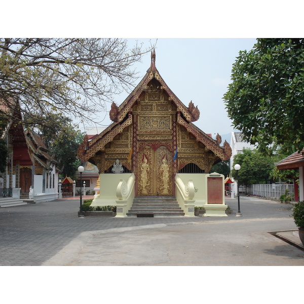 Picture Thailand Chiang Mai Inside Canal Wat Mun Ngeun Khong temple 2006-04 7 - History Wat Mun Ngeun Khong temple