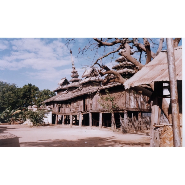 Picture Myanmar Mandalay 1998-01 6 - Discovery Mandalay