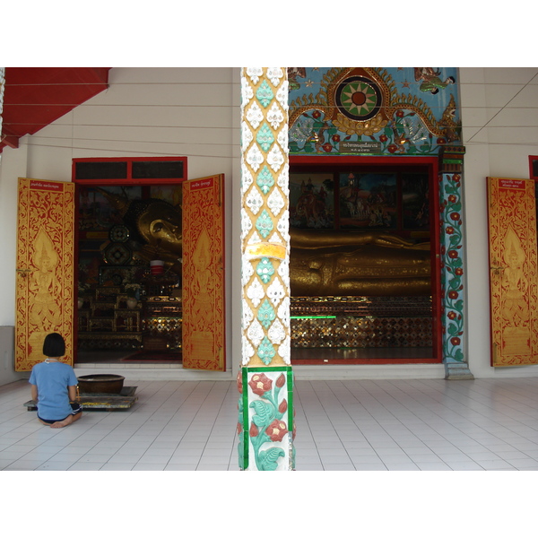 Picture Thailand Chiang Mai Inside Canal Wat Mun Ngeun Khong temple 2006-04 5 - Around Wat Mun Ngeun Khong temple