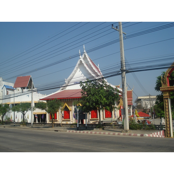 Picture Thailand Phitsanulok Wat Kuhasawan 2008-01 10 - Recreation Wat Kuhasawan