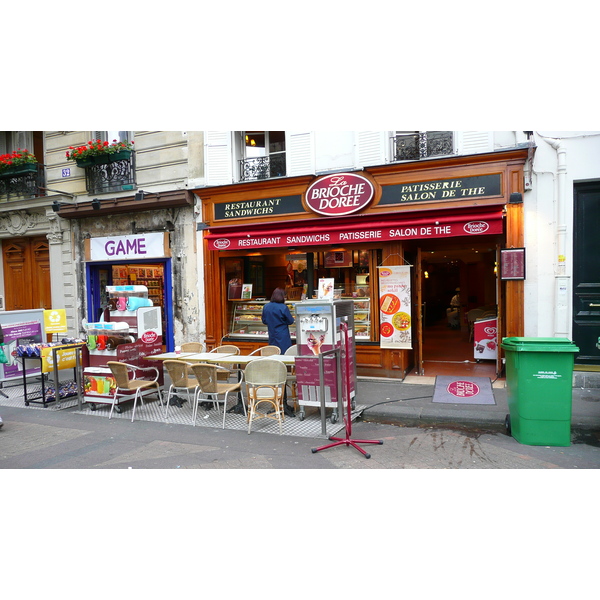 Picture France Paris 17th Arrondissement Rue Levis 2007-05 7 - Recreation Rue Levis