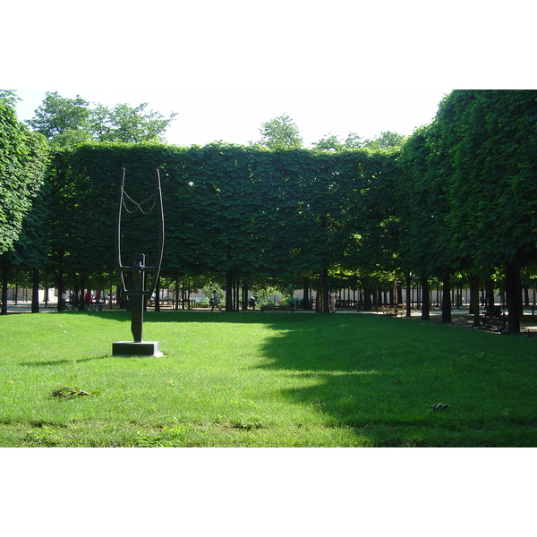 Picture France Paris Garden of Tuileries 2007-05 173 - Tours Garden of Tuileries