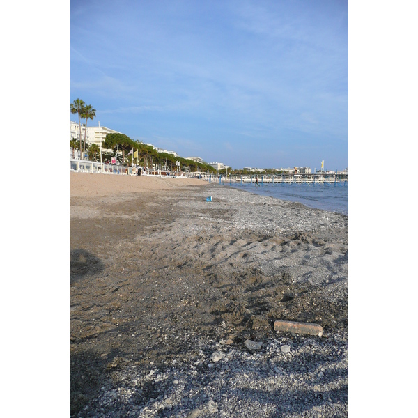 Picture France Cannes Beach 2008-04 34 - Tour Beach