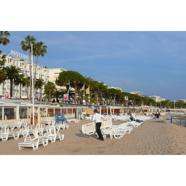 Picture France Cannes Beach 2008-04 35 - Center Beach