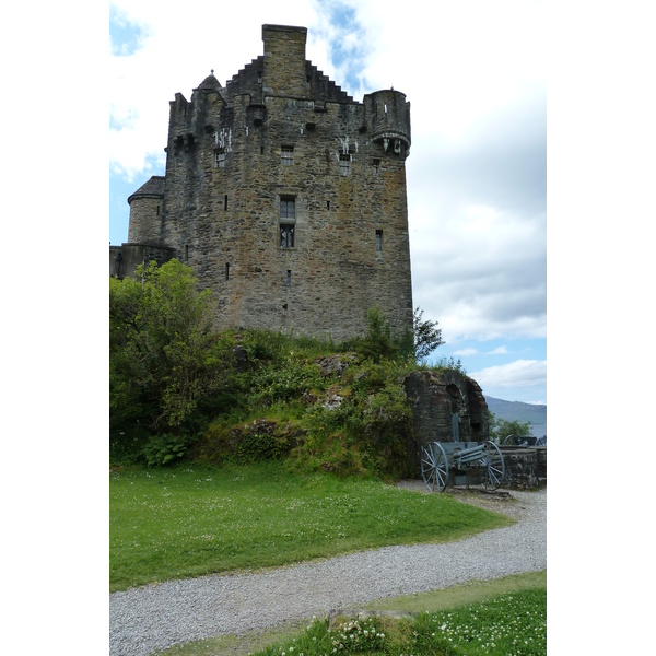 Picture United Kingdom Scotland Eilean Donan Castle 2011-07 18 - Center Eilean Donan Castle