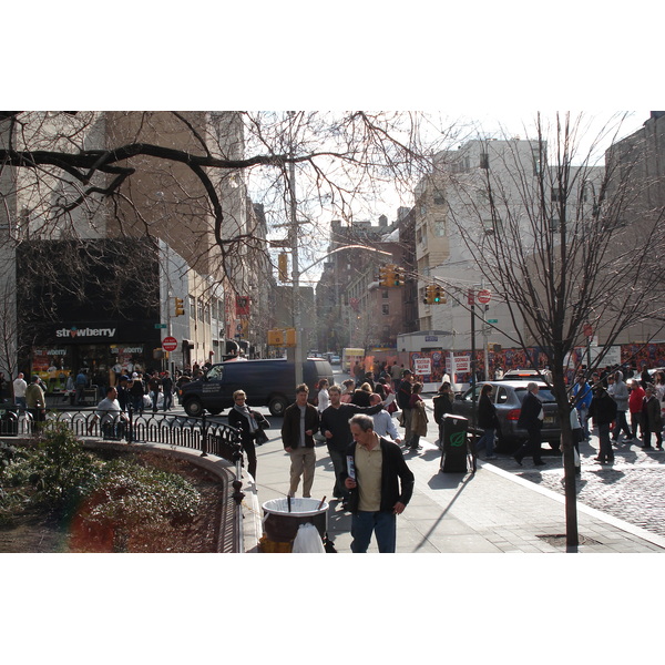 Picture United States New York Union Square 2006-03 3 - Tour Union Square