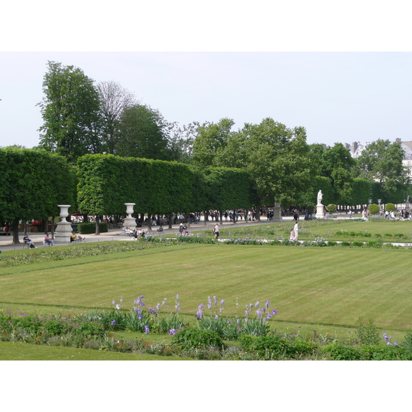 Picture France Paris Garden of Tuileries 2007-05 80 - Center Garden of Tuileries