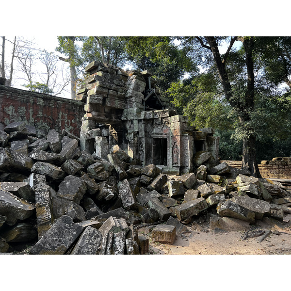 Picture Cambodia Siem Reap Ta Prohm 2023-01 126 - Recreation Ta Prohm