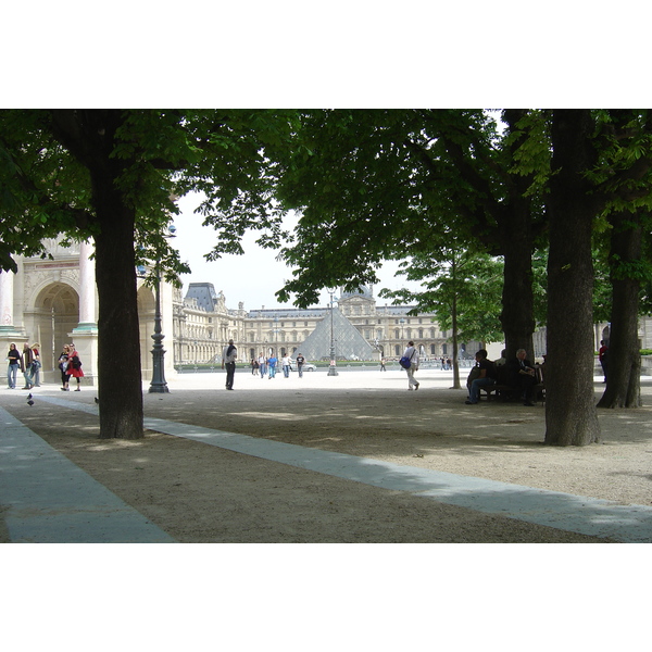 Picture France Paris Louvre Carrousel Garden 2007-05 30 - Recreation Louvre Carrousel Garden