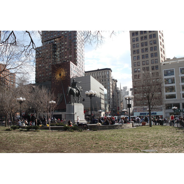 Picture United States New York Union Square 2006-03 15 - Around Union Square