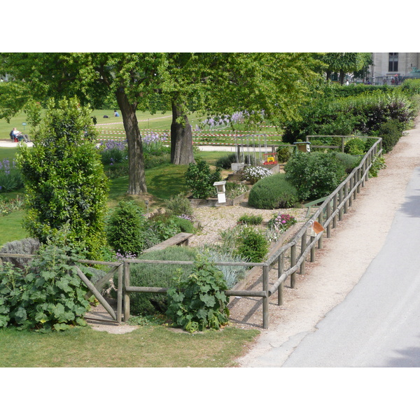 Picture France Paris Garden of Tuileries 2007-05 182 - Around Garden of Tuileries