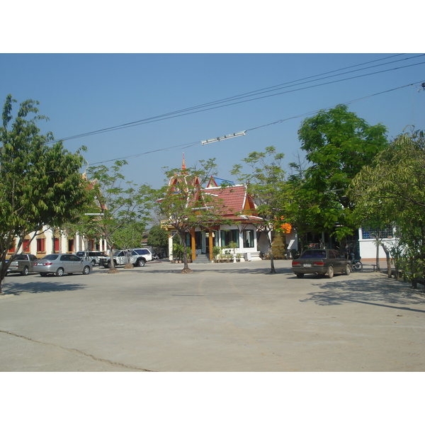 Picture Thailand Phitsanulok Wat Kuhasawan 2008-01 5 - Around Wat Kuhasawan