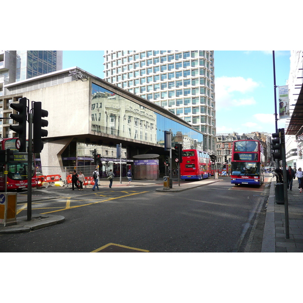 Picture United Kingdom London New Oxford Street 2007-09 10 - Center New Oxford Street