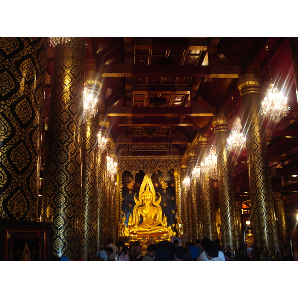 Picture Thailand Phitsanulok Wat Pra Sri Rattana Mahathat Vora Maha Vihar 2008-01 24 - Center Wat Pra Sri Rattana Mahathat Vora Maha Vihar