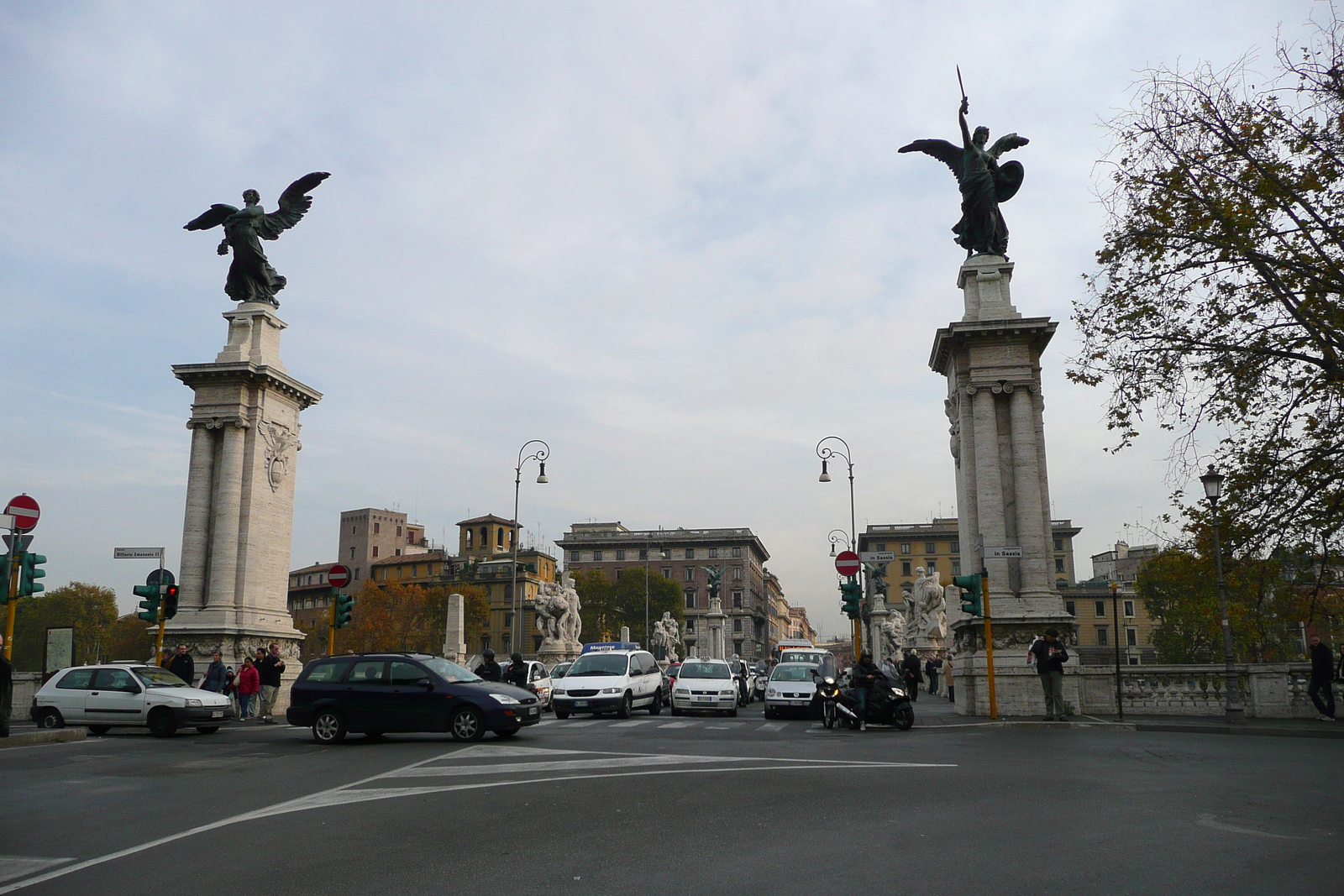 Picture Italy Rome Lungotevere in Sassia 2007-11 10 - Tourist Lungotevere in Sassia