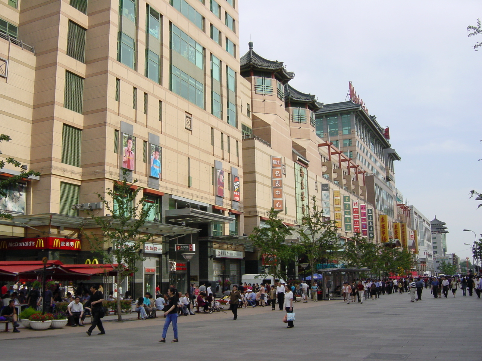 Picture China Beijing Wangfujing Street 2002-05 11 - Tourist Wangfujing Street