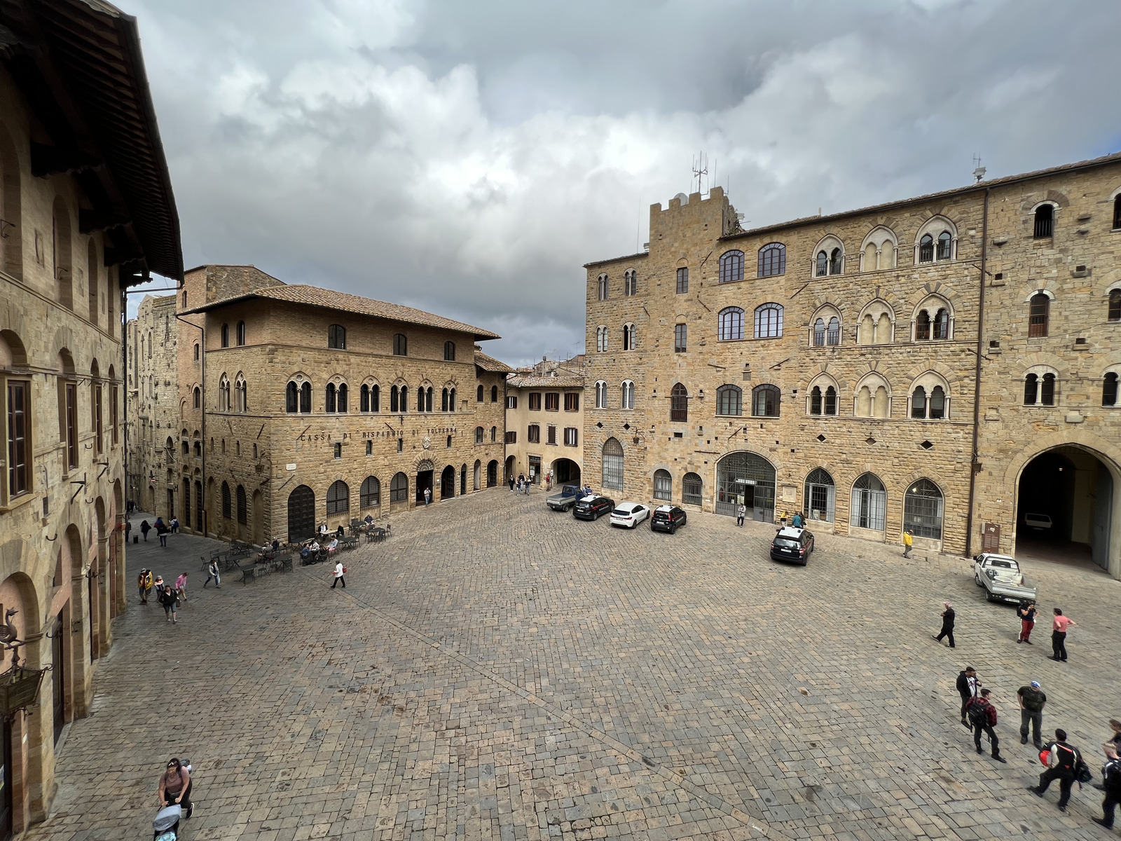 Picture Italy Volterra Palazzo dei Priori 2021-09 29 - Perspective Palazzo dei Priori