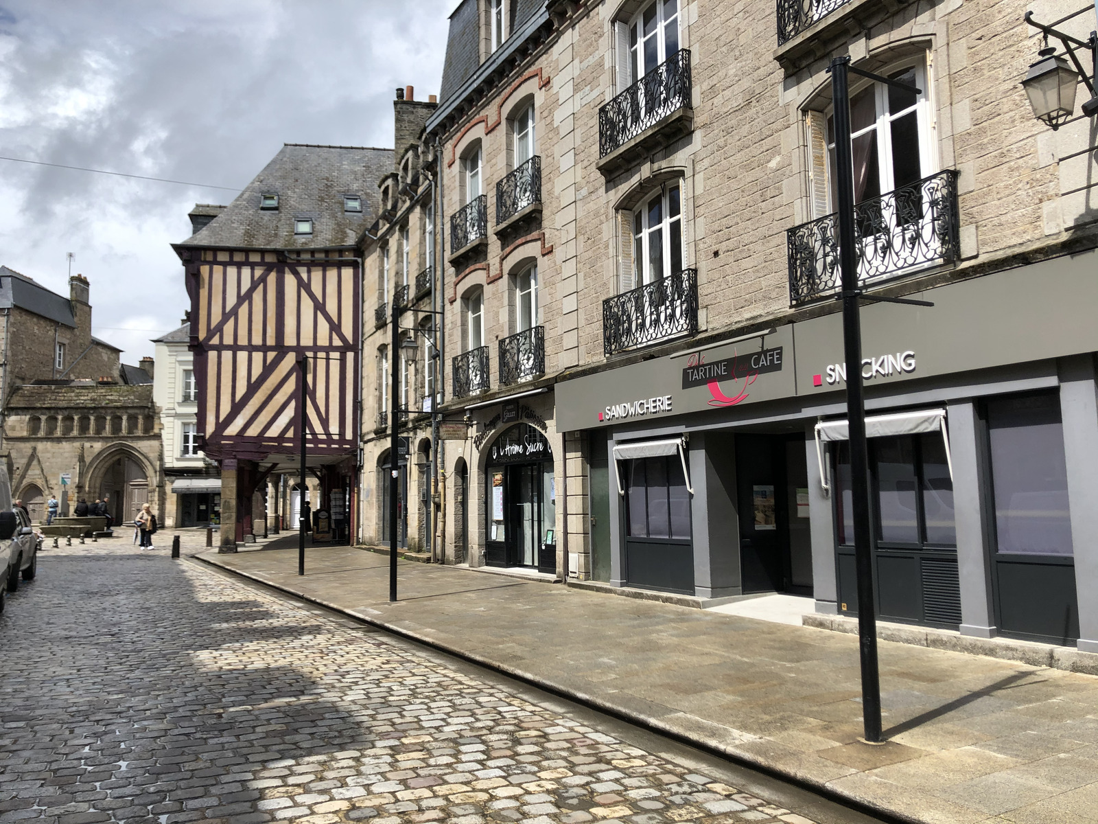 Picture France Dinan 2020-06 22 - Shopping Mall Dinan