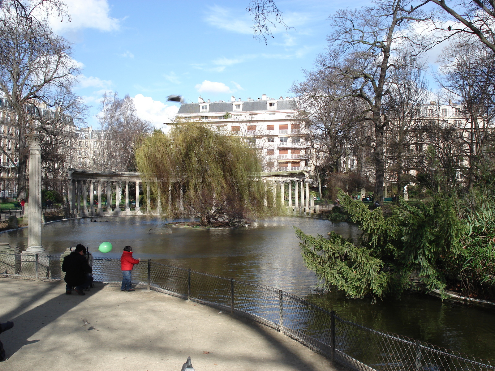 Picture France Paris Monceau Garden 2006-03 45 - Store Monceau Garden