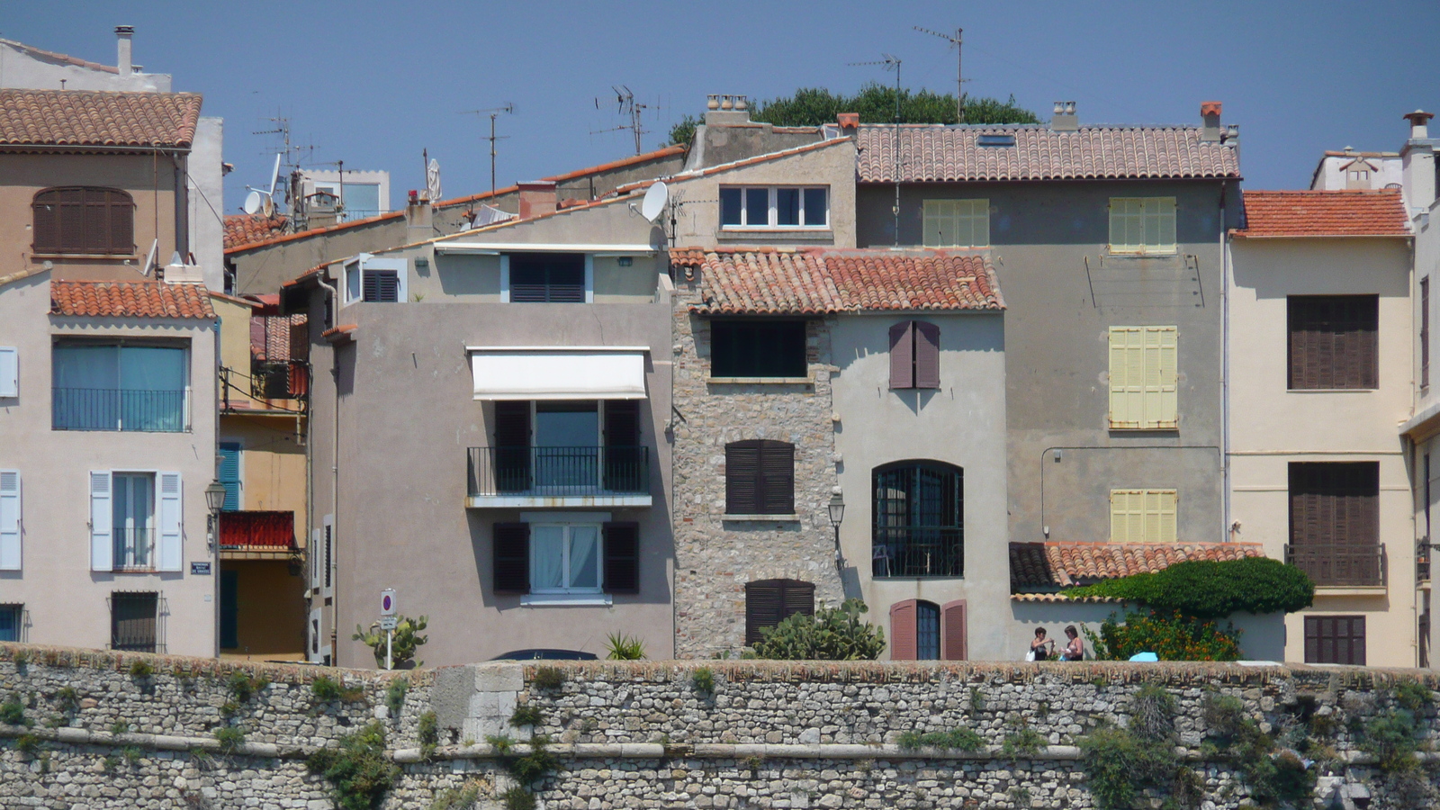 Picture France Antibes 2007-07 51 - Perspective Antibes