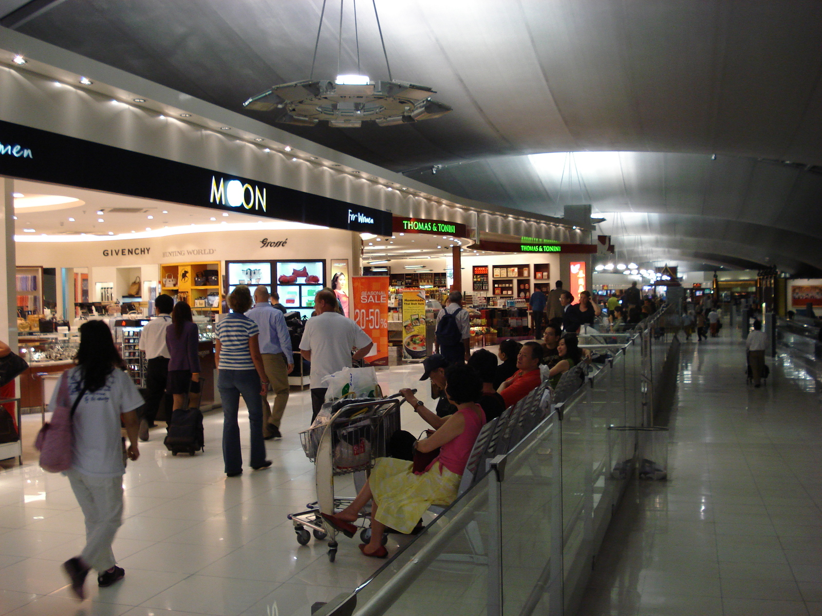 Picture Thailand Bangkok Suvarnabhumi Airport 2007-03 16 - Photographer Suvarnabhumi Airport