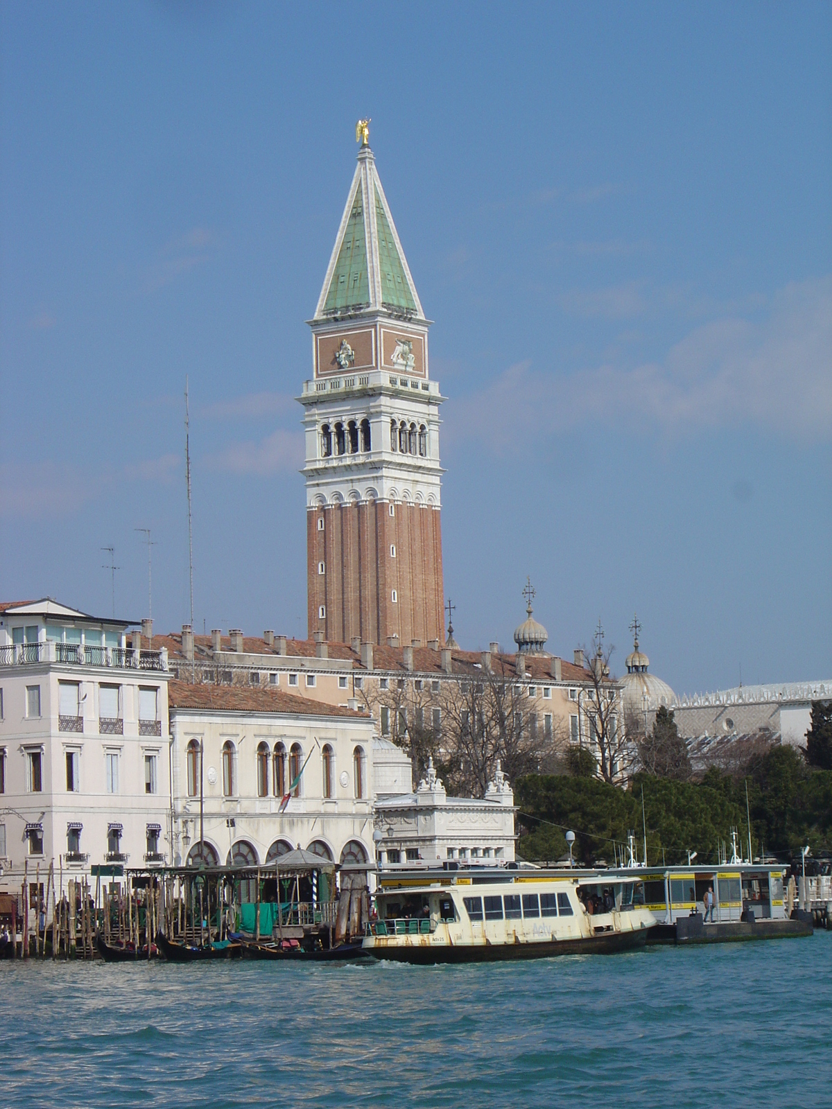 Picture Italy Venice 2005-03 74 - Sightseeing Venice