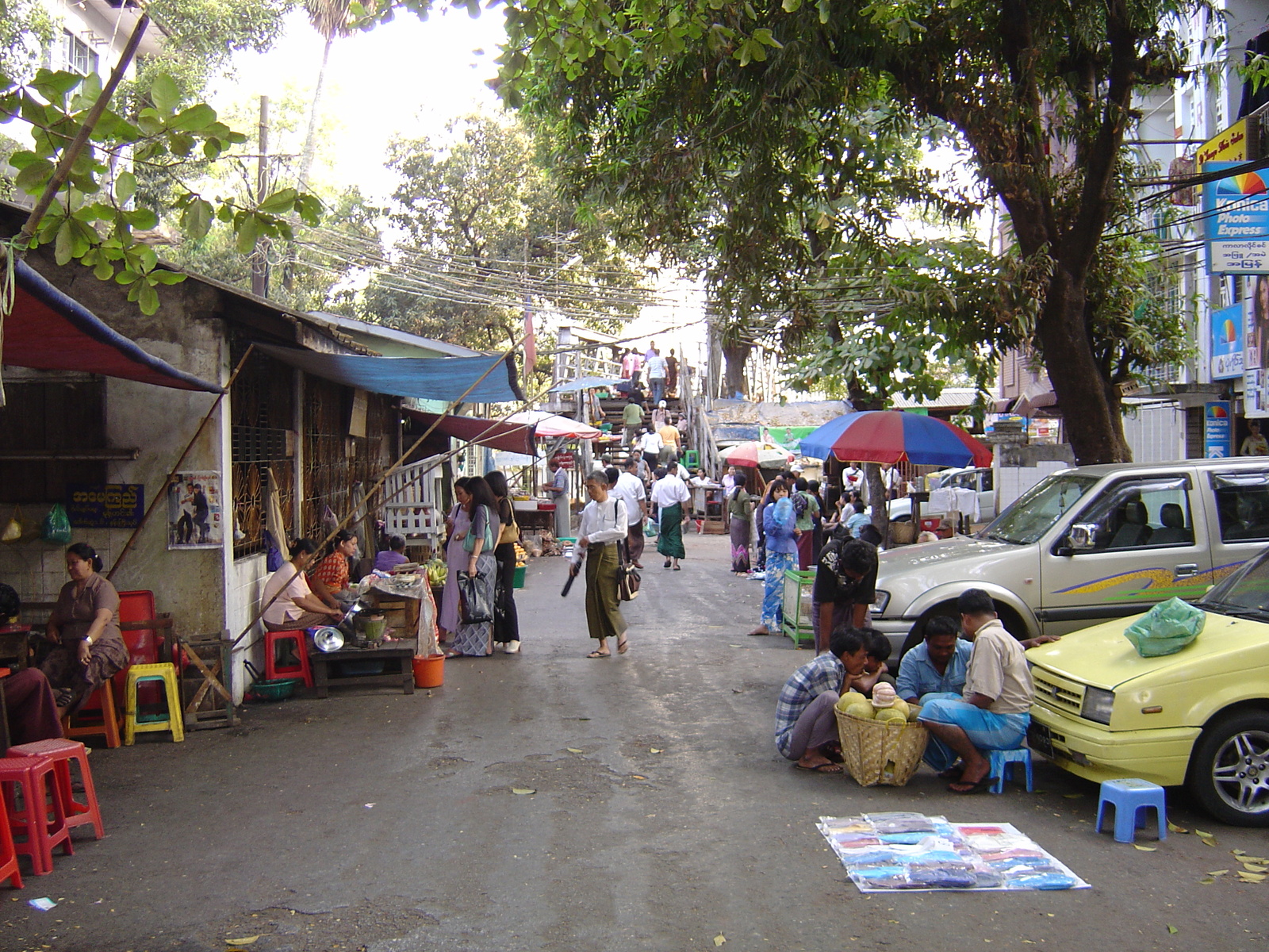 Picture Myanmar Yangon 2005-01 15 - Trips Yangon