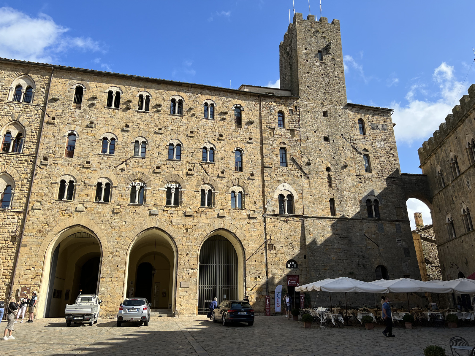 Picture Italy Volterra 2021-09 109 - Shopping Mall Volterra