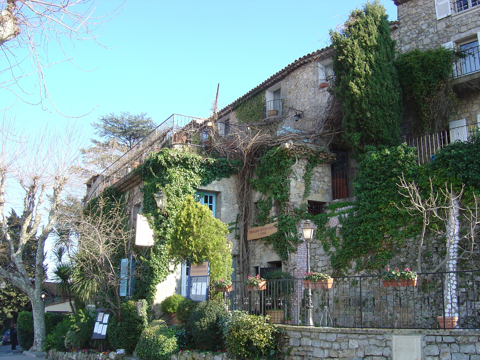 Picture France Mougins 2006-02 26 - Shopping Mall Mougins