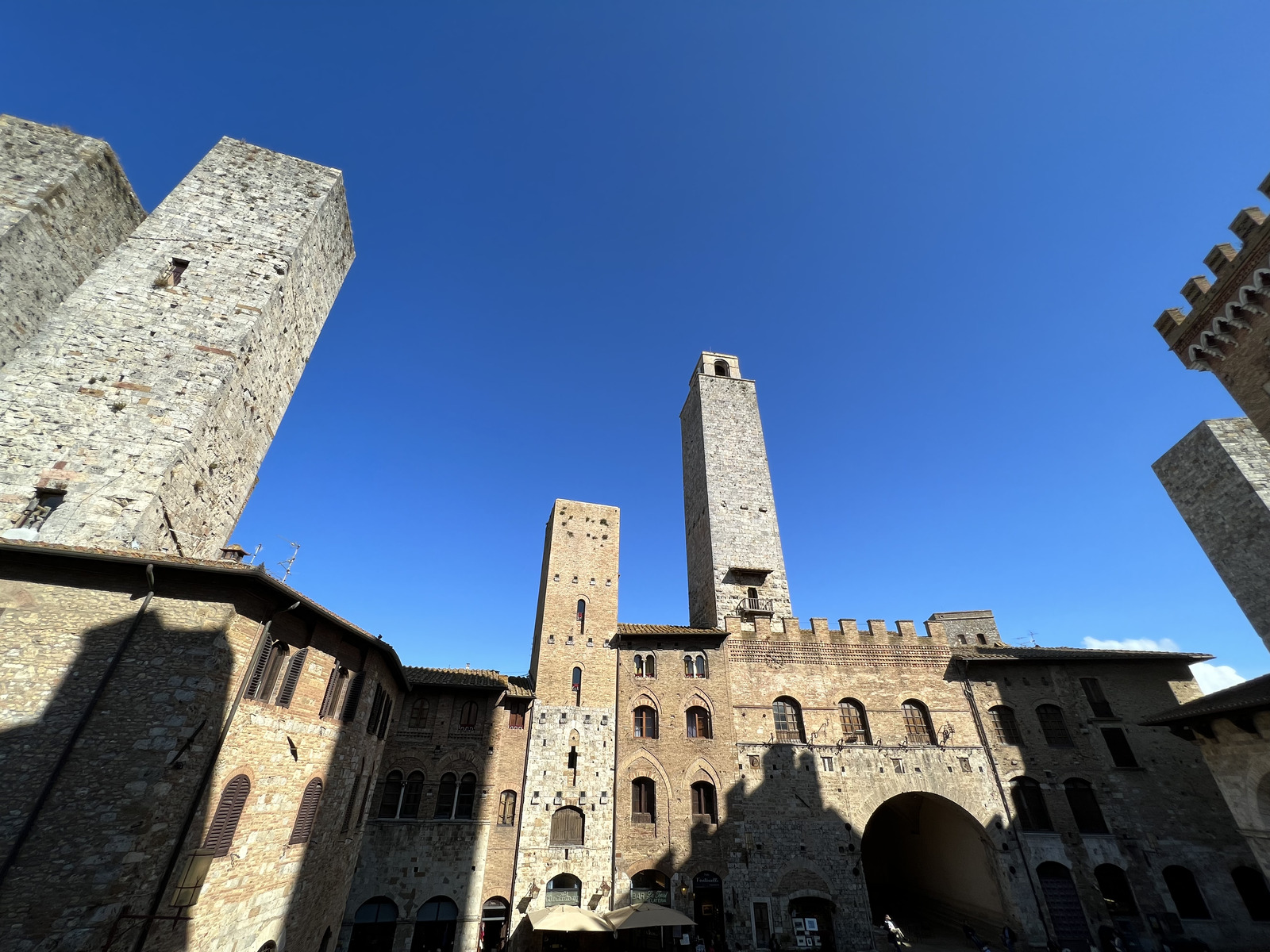 Picture Italy San Gimignano 2021-09 71 - Shopping Mall San Gimignano