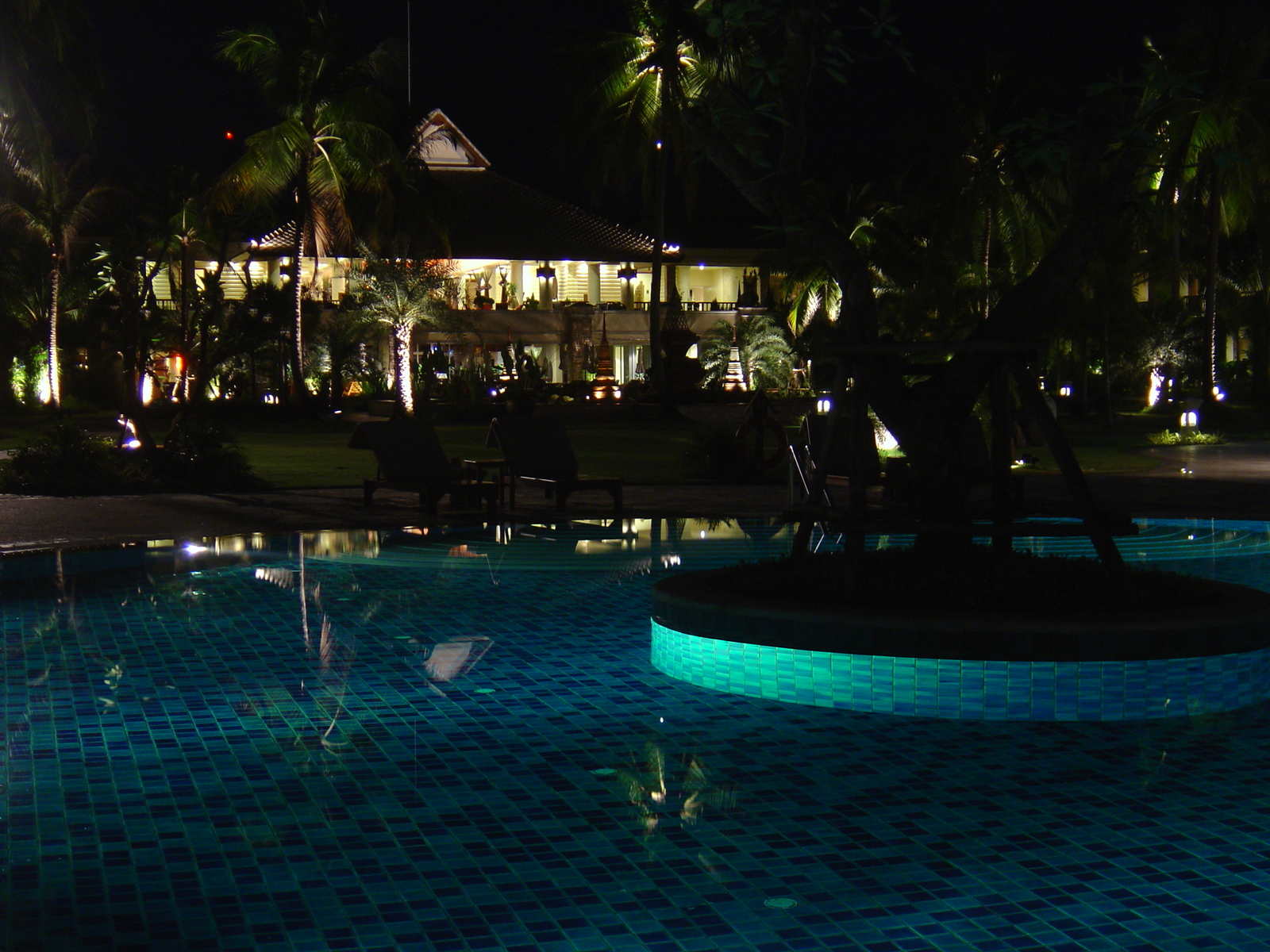 Picture Thailand Khao Lak Meridien Khao Lak Hotel By Night 2005-12 46 - Visit By Night