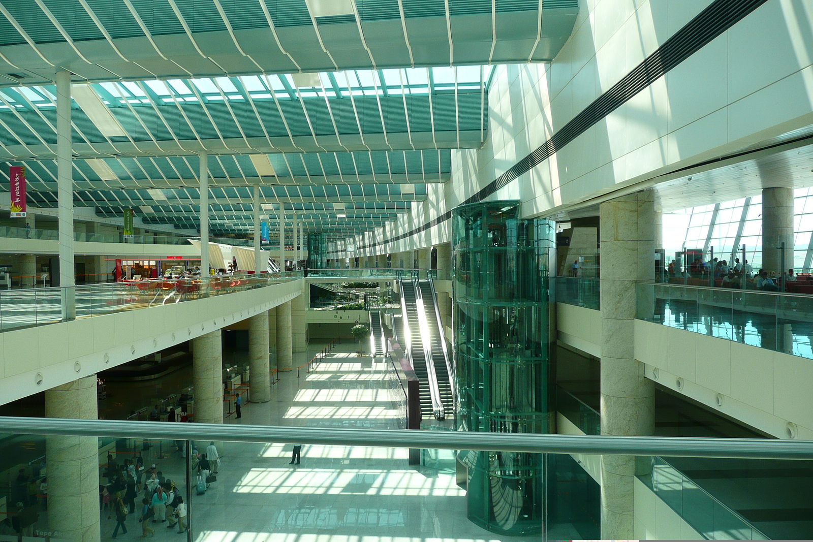 Picture Turkey Ankara Esenboga Airport 2008-07 11 - Perspective Esenboga Airport