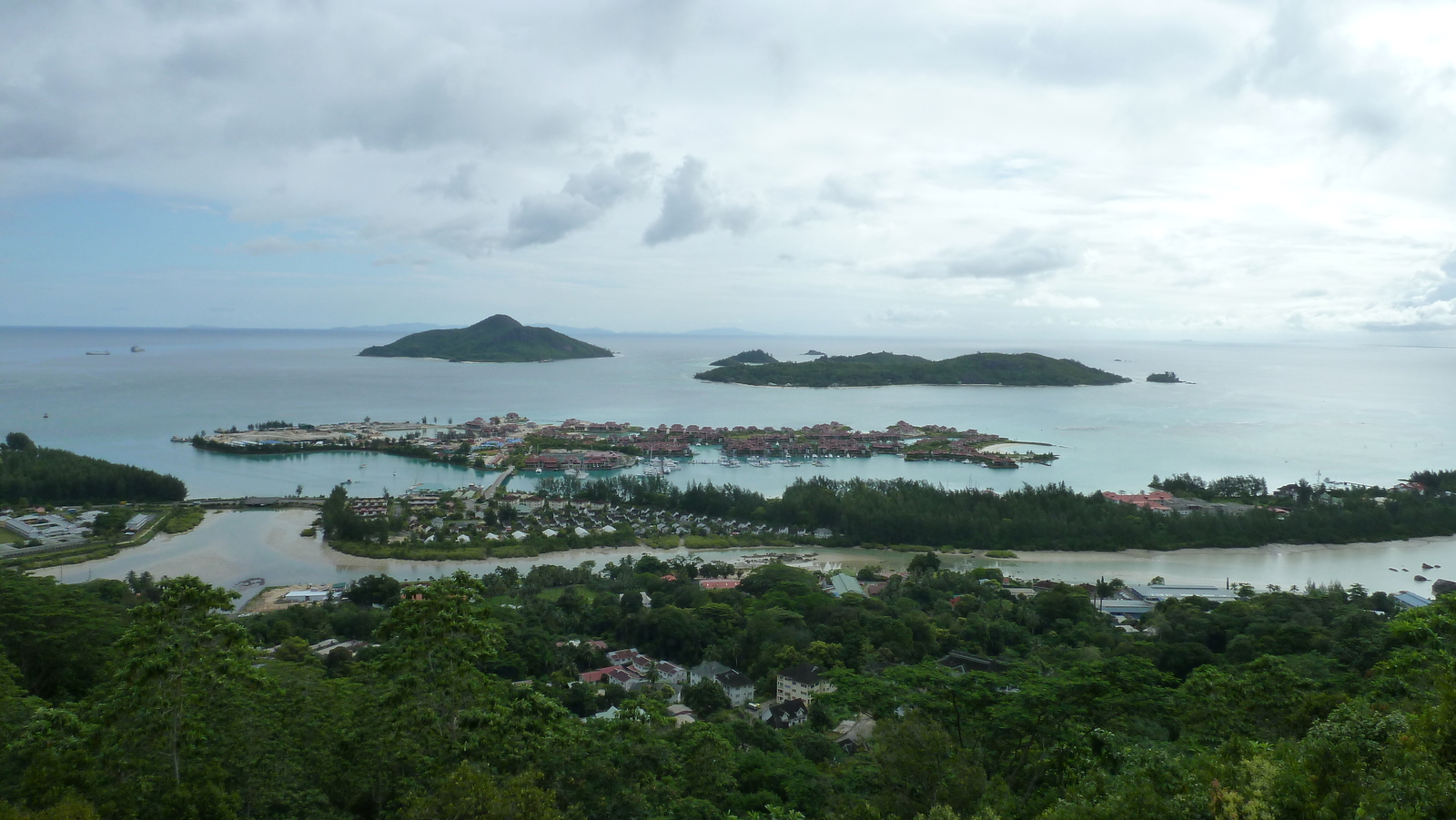 Picture Seychelles 2011-10 170 - Flight Seychelles