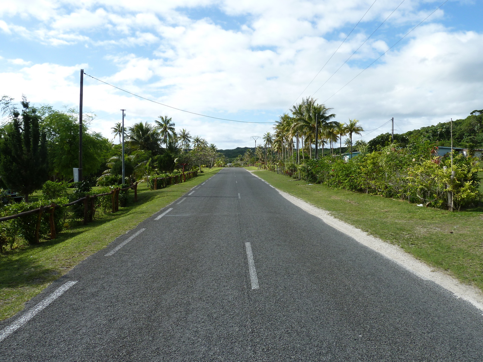 Picture New Caledonia Lifou Josip 2010-05 16 - Car Rental Josip