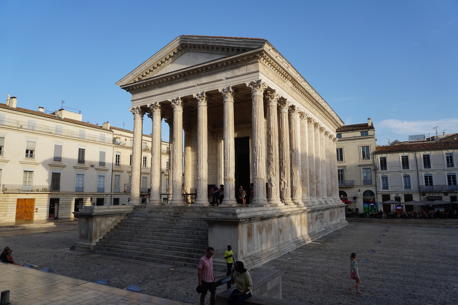 Picture France Nimes 2017-08 21 - Store Nimes