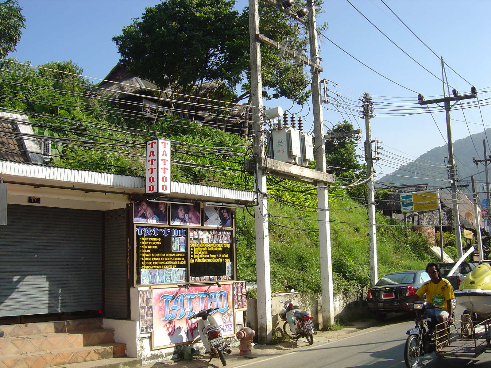 Picture Thailand Phuket Kata Karon 2005-12 52 - Road Kata Karon