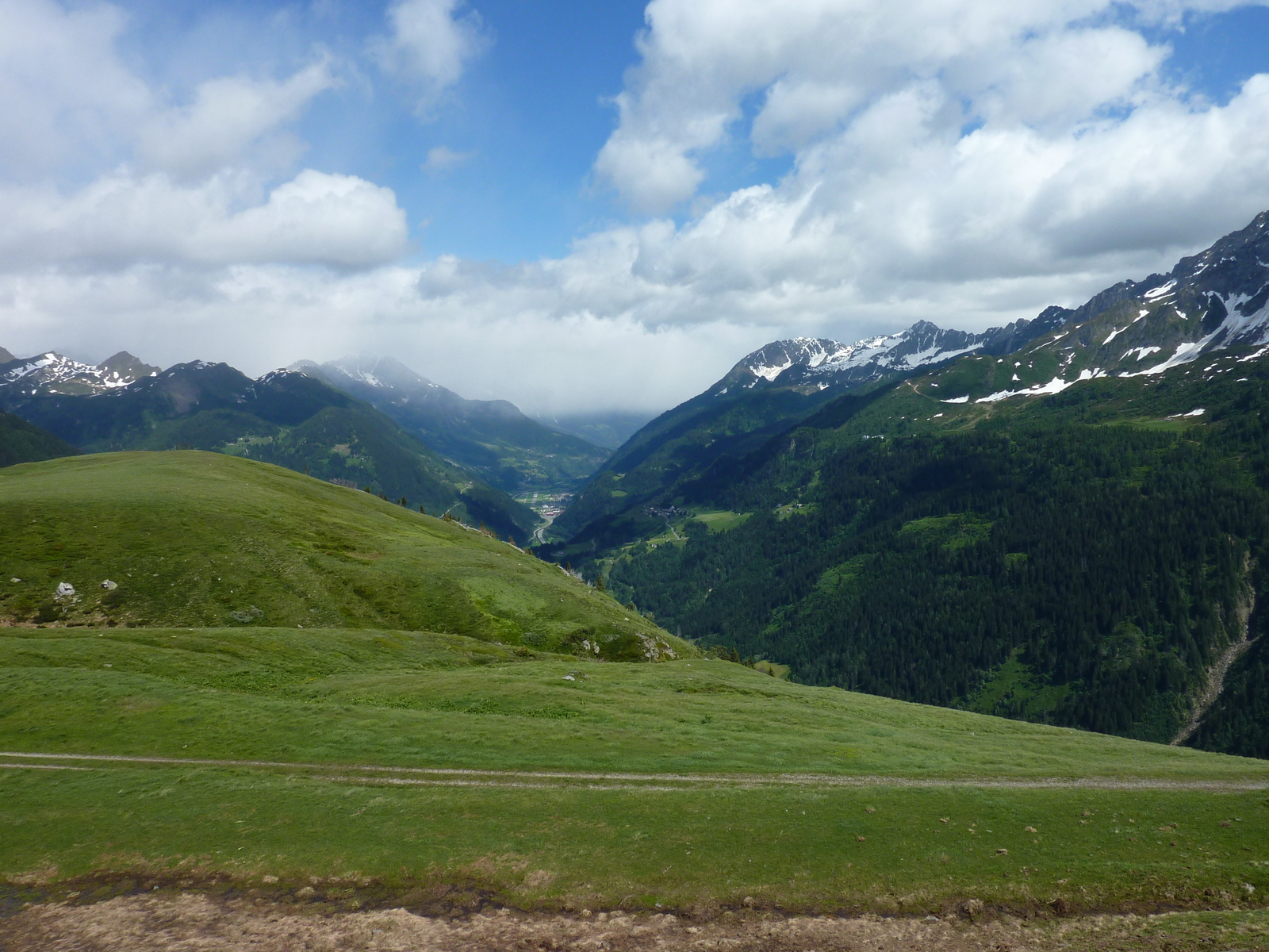 Picture Swiss Gotthard Pass 2009-06 42 - Perspective Gotthard Pass