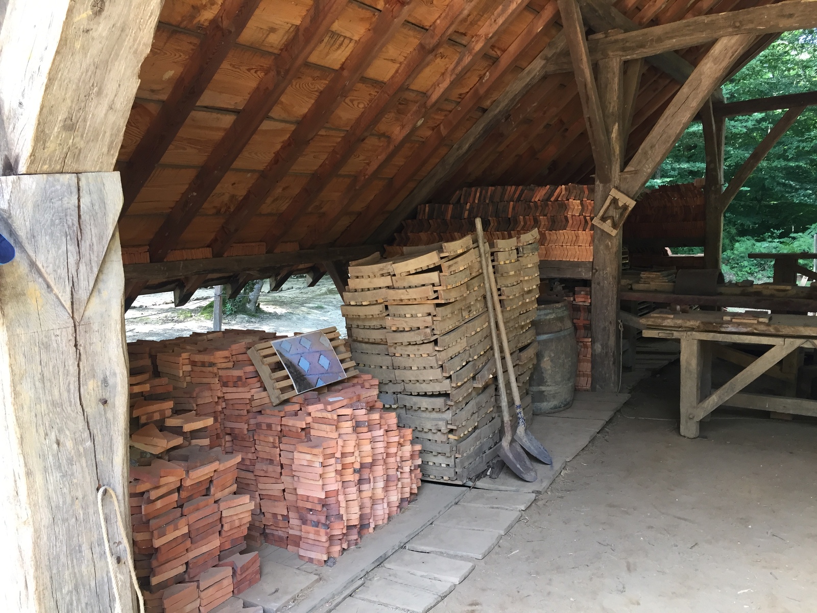 Picture France Guedelon 2017-07 81 - Store Guedelon