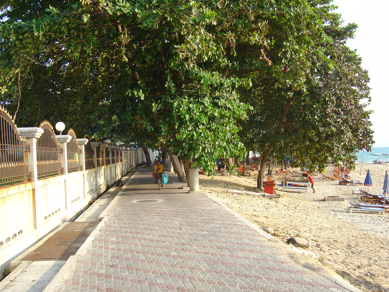 Picture Thailand Jomtien Beach Viewtalay project 3 2004-12 30 - Road Viewtalay project 3