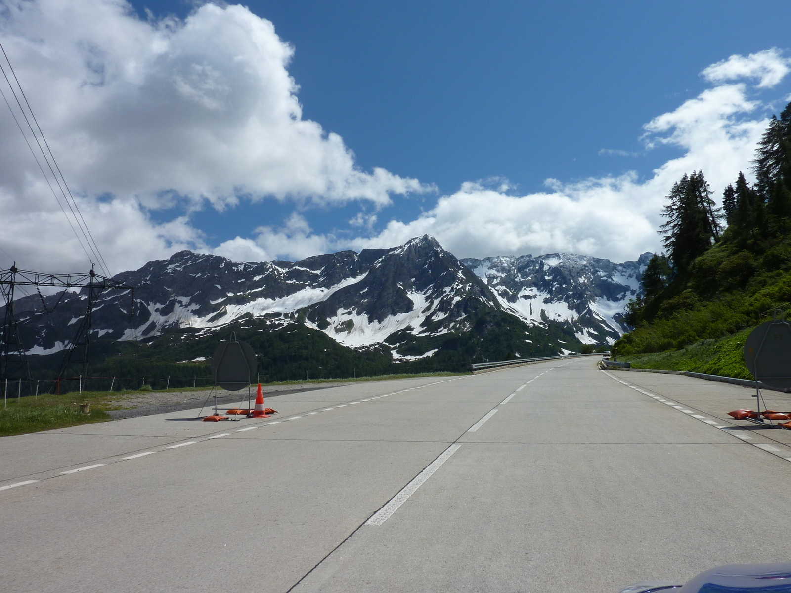 Picture Swiss Gotthard Pass 2009-06 22 - Perspective Gotthard Pass