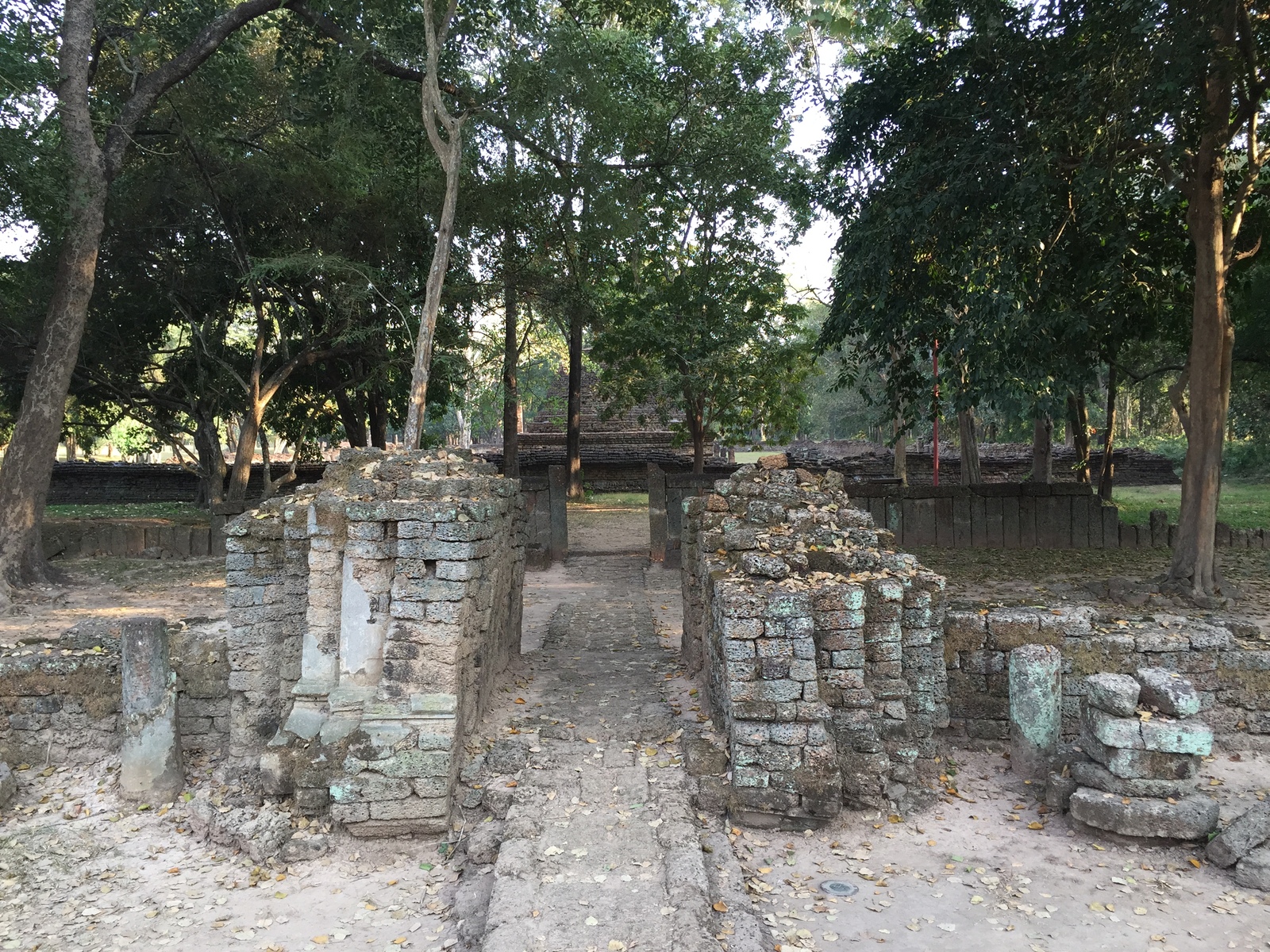 Picture Thailand Si satchanalai historical park 2014-12 148 - Perspective Si satchanalai historical park