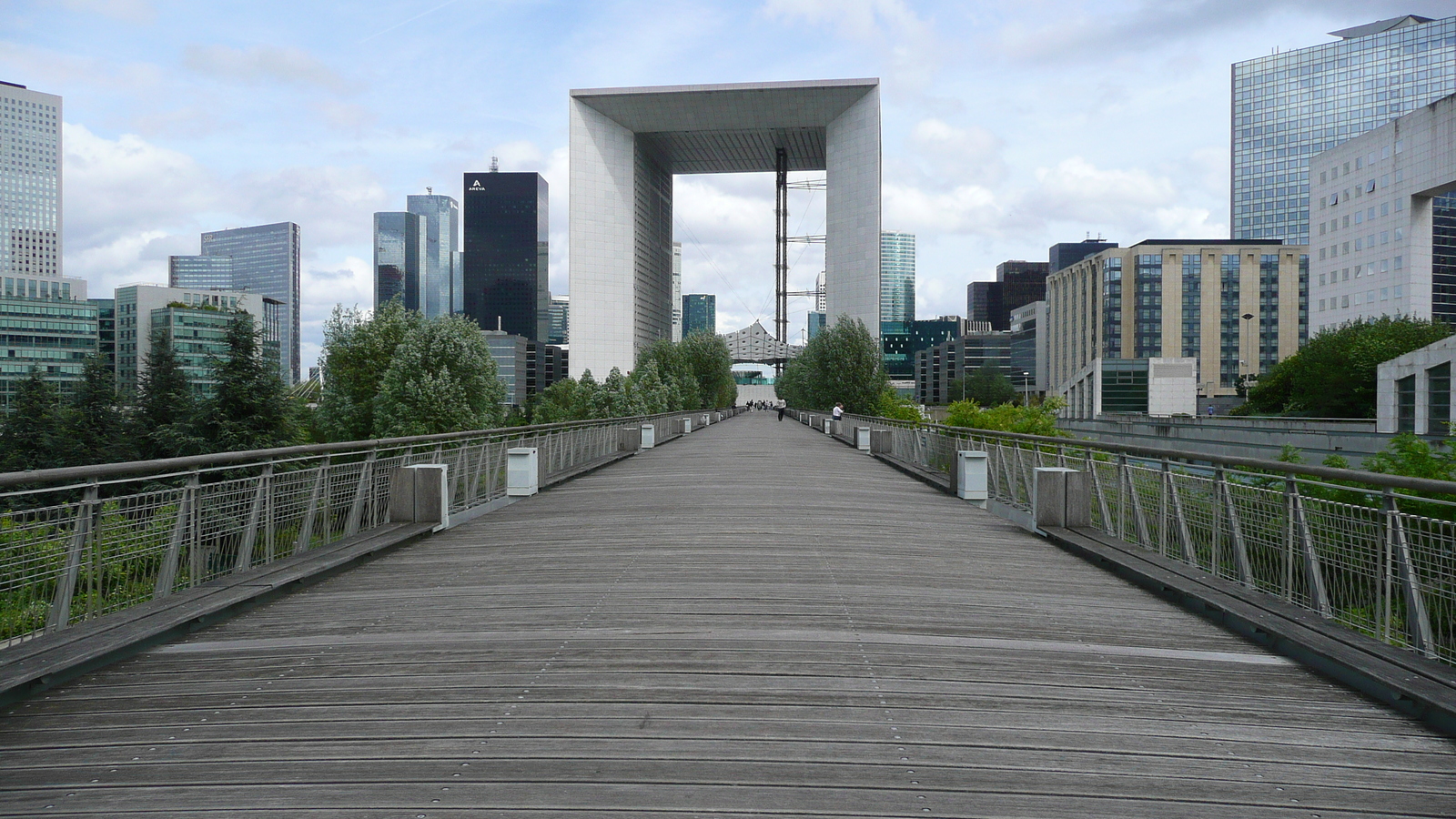 Picture France Paris La Defense 2007-05 8 - Perspective La Defense