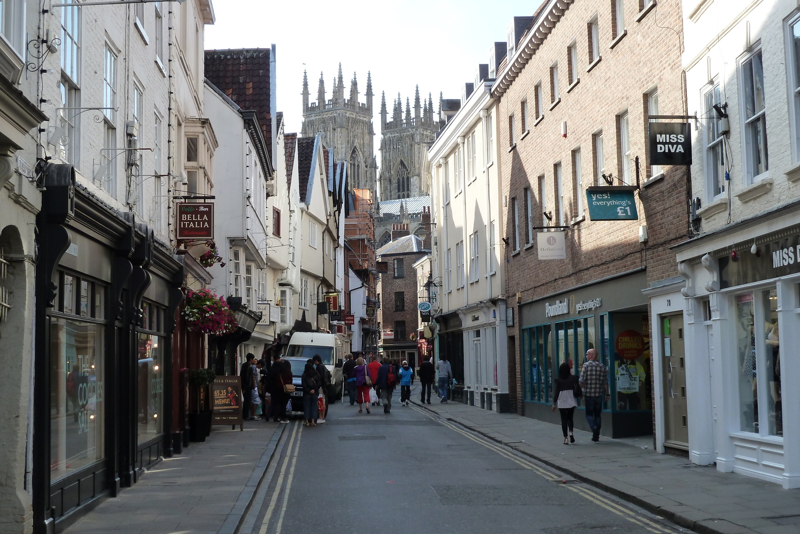 Picture United Kingdom York 2011-07 41 - Tourist York