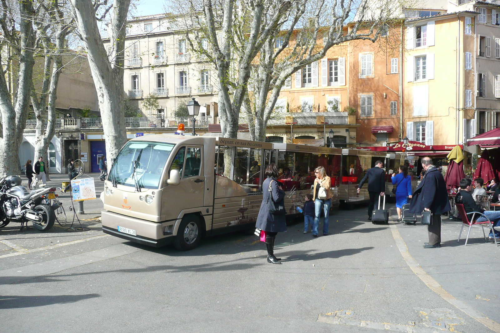 Picture France Aix en Provence Place du General de Gaulle 2008-04 13 - Travel Place du General de Gaulle