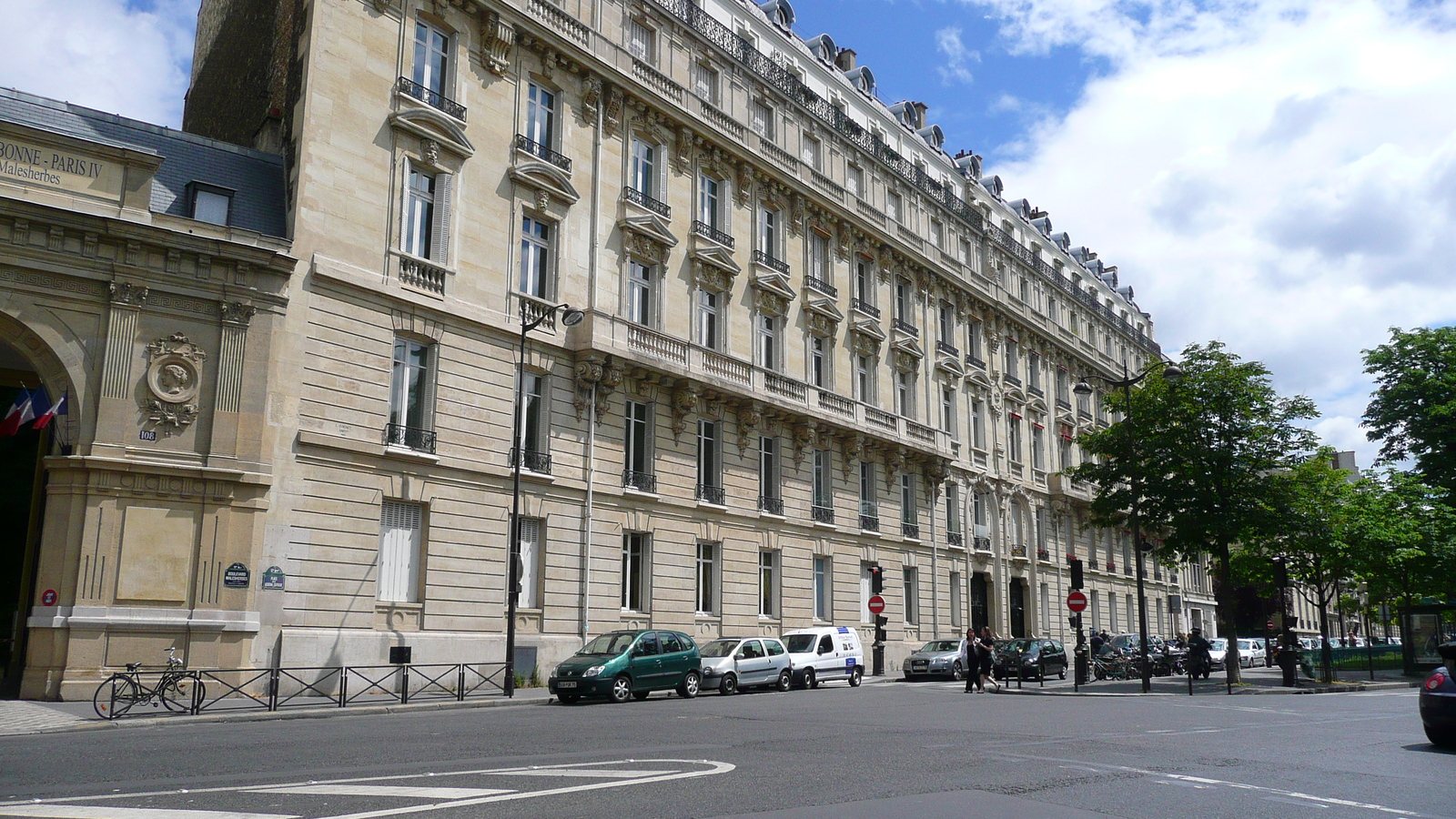 Picture France Paris 17th Arrondissement Place Malesherbes 2007-05 27 - Photographers Place Malesherbes