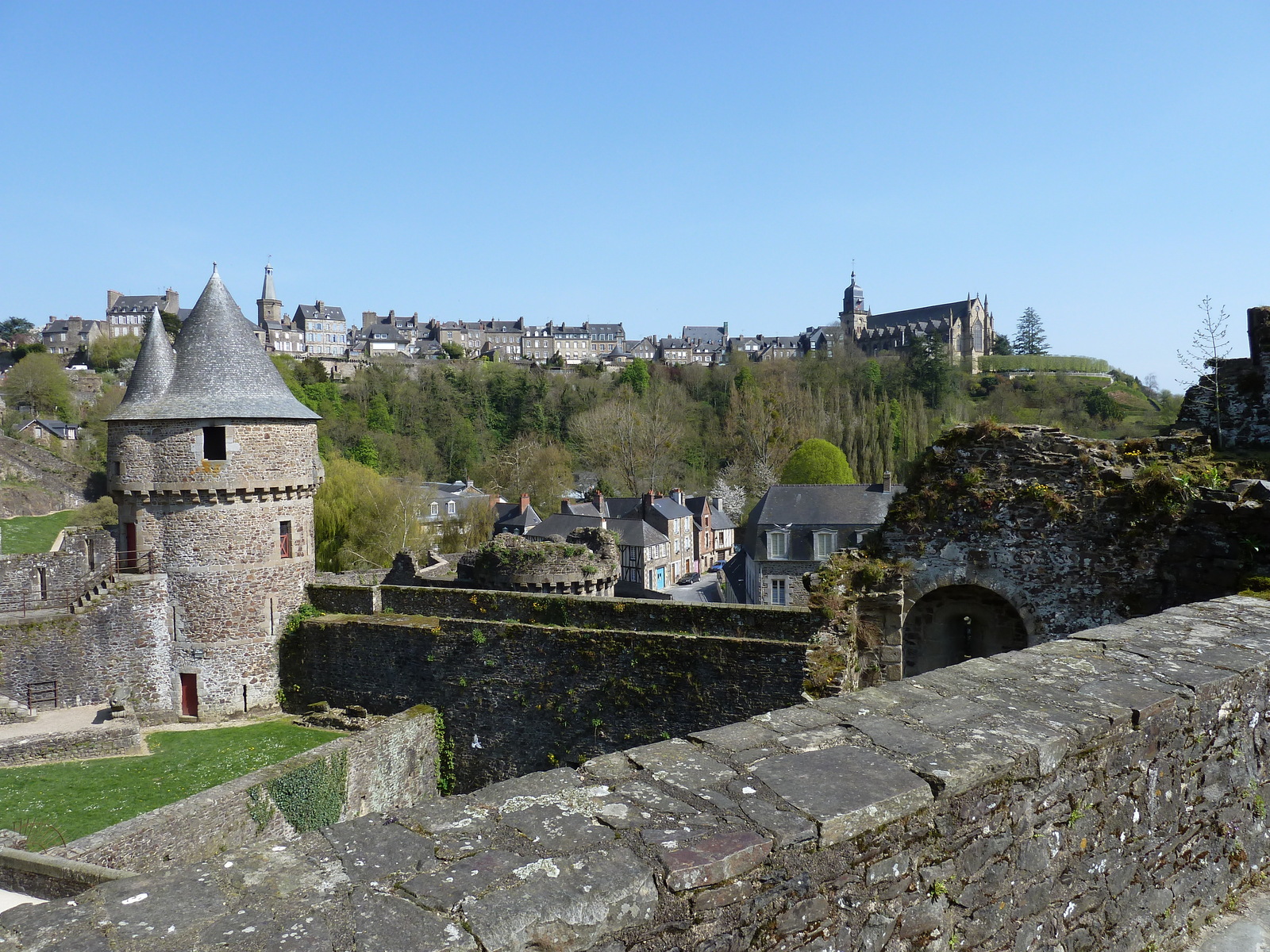 Picture France Fougeres 2010-04 187 - Car Fougeres