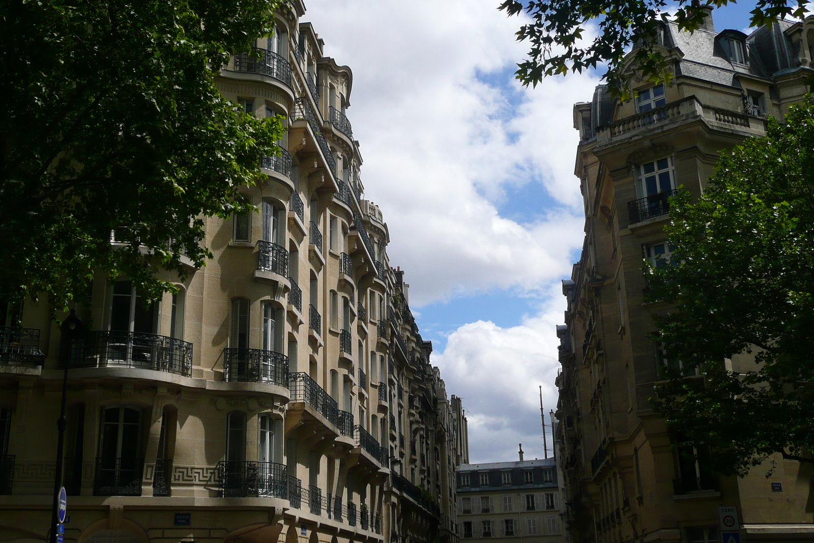 Picture France Paris Avenue Niel 2007-06 93 - Pictures Avenue Niel