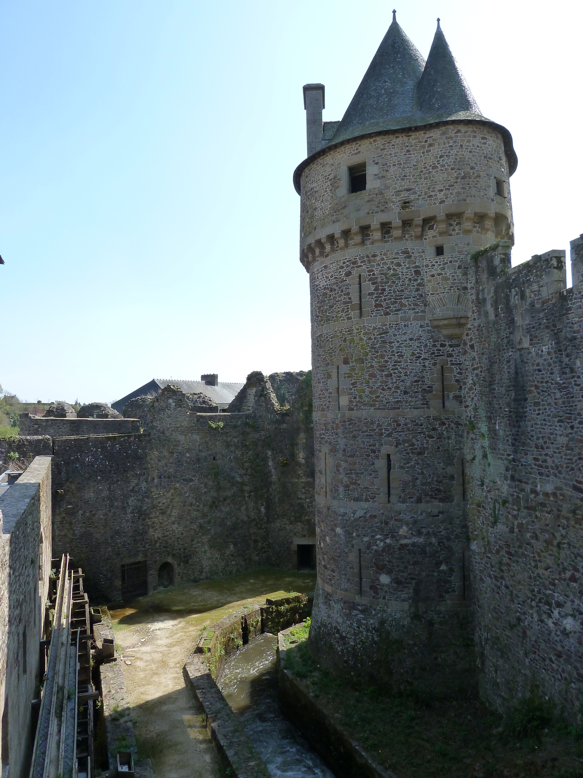 Picture France Fougeres 2010-04 6 - Perspective Fougeres