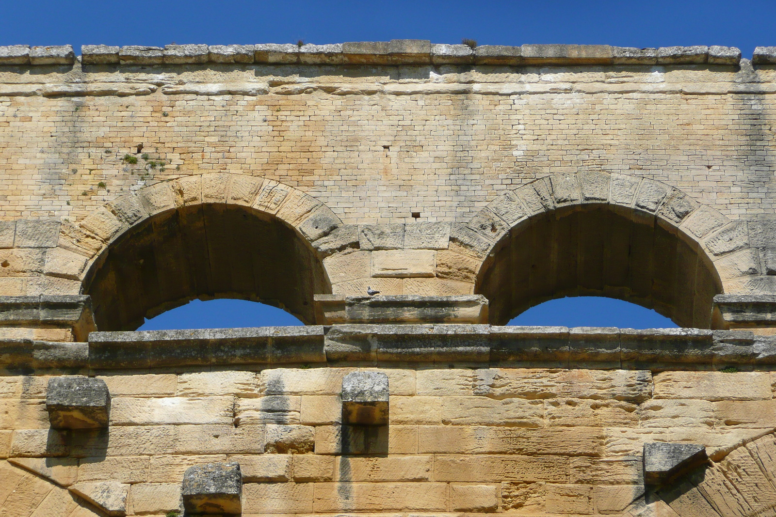 Picture France Pont du Gard 2008-04 71 - Sightseeing Pont du Gard