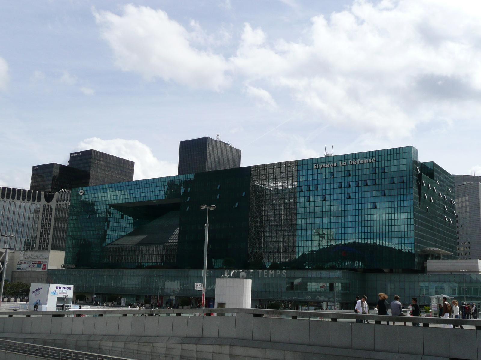 Picture France Paris La Defense 2007-05 139 - View La Defense